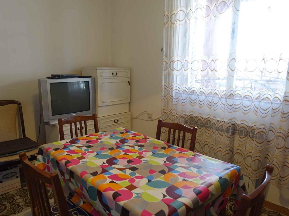 Apartment In Omisalj - Insel Krk 39736 Zewnętrze zdjęcie