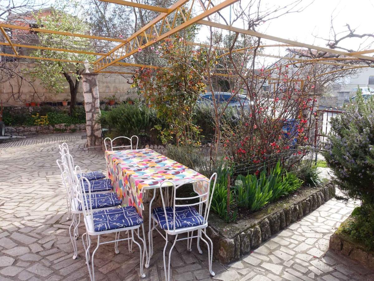 Apartment In Omisalj - Insel Krk 39736 Zewnętrze zdjęcie